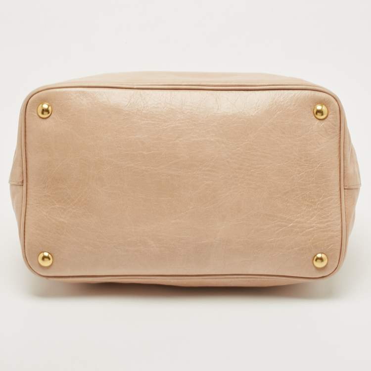 Pre Owned Miu Miu Beige Crinkled Glossy Leather Middle Zip Tote