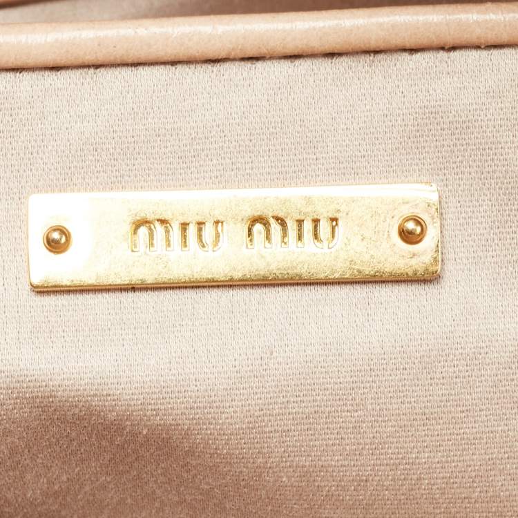 Pre Owned Miu Miu Beige Crinkled Glossy Leather Middle Zip Tote
