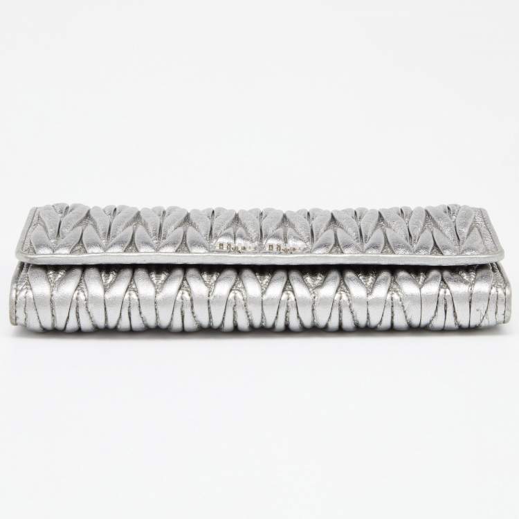 Pre Owned Miu Miu Silver Matelassé Leather Logo Flap Continental Wallet
