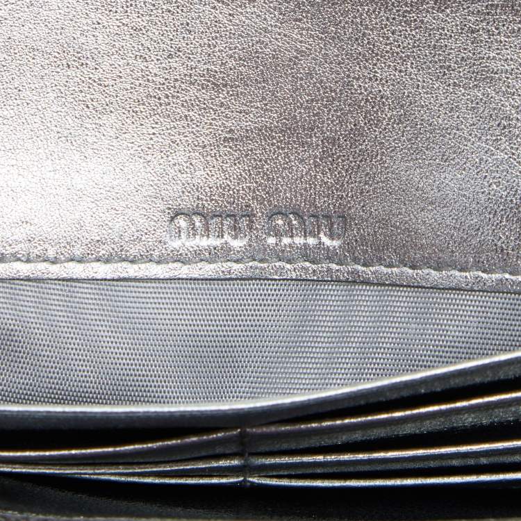 Pre Owned Miu Miu Silver Matelassé Leather Logo Flap Continental Wallet