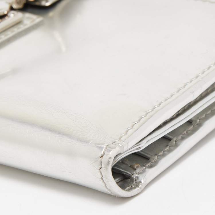Pre Owned Miu Miu Silver Leather Pushlock Continental Wallet