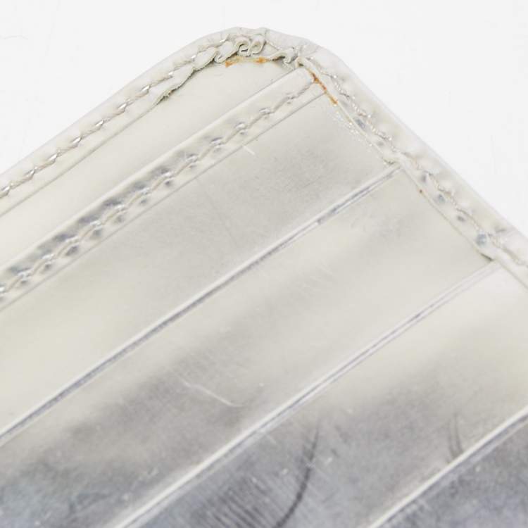 Pre Owned Miu Miu Silver Leather Pushlock Continental Wallet
