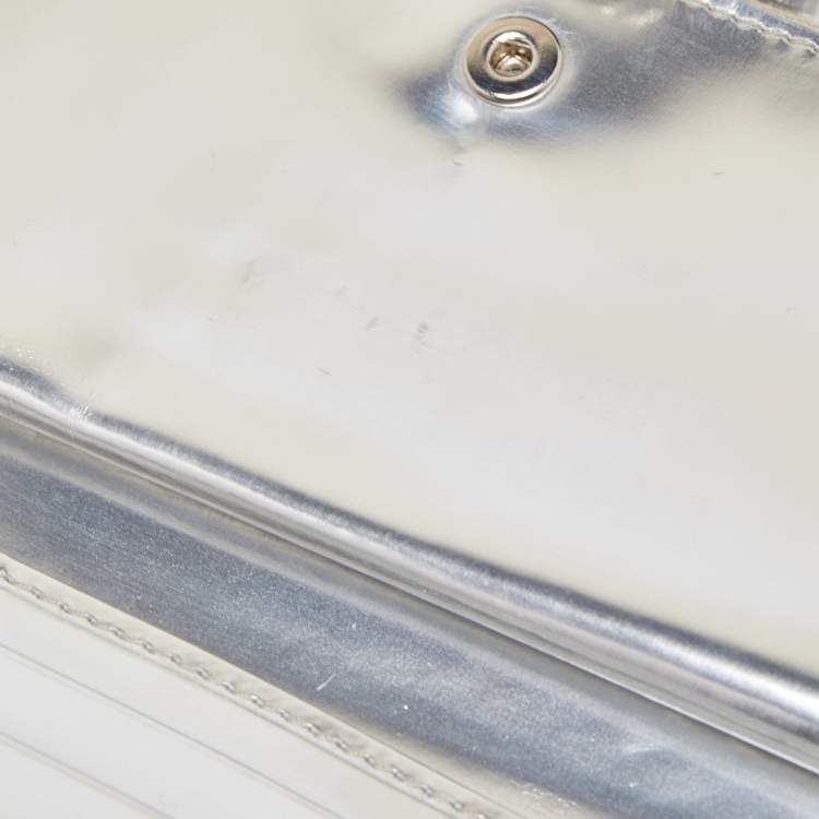 Pre Owned Miu Miu Silver Leather Pushlock Continental Wallet