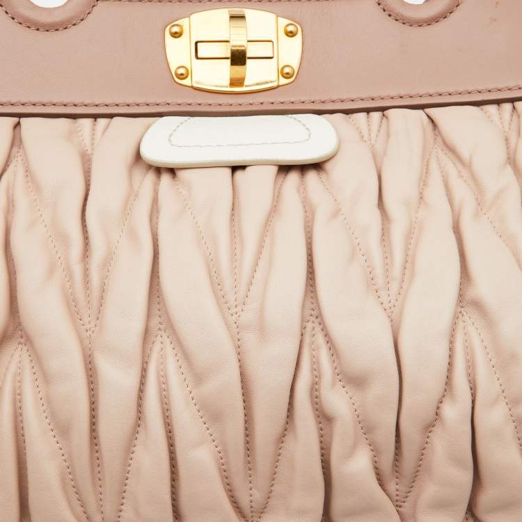 Pre Owned Miu Miu Two Tone Beige/White Matelasse Leather Turnlock Hobo