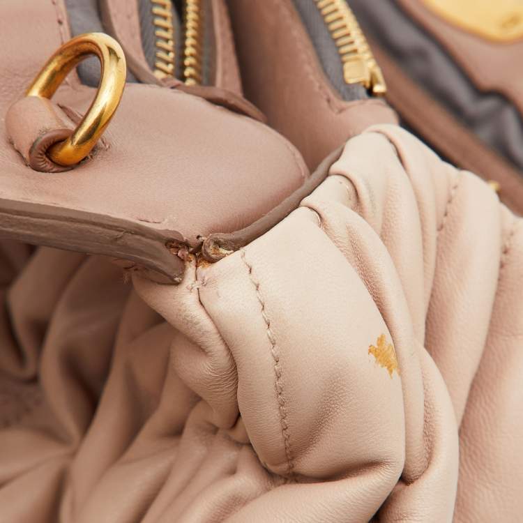 Pre Owned Miu Miu Two Tone Beige/White Matelasse Leather Turnlock Hobo