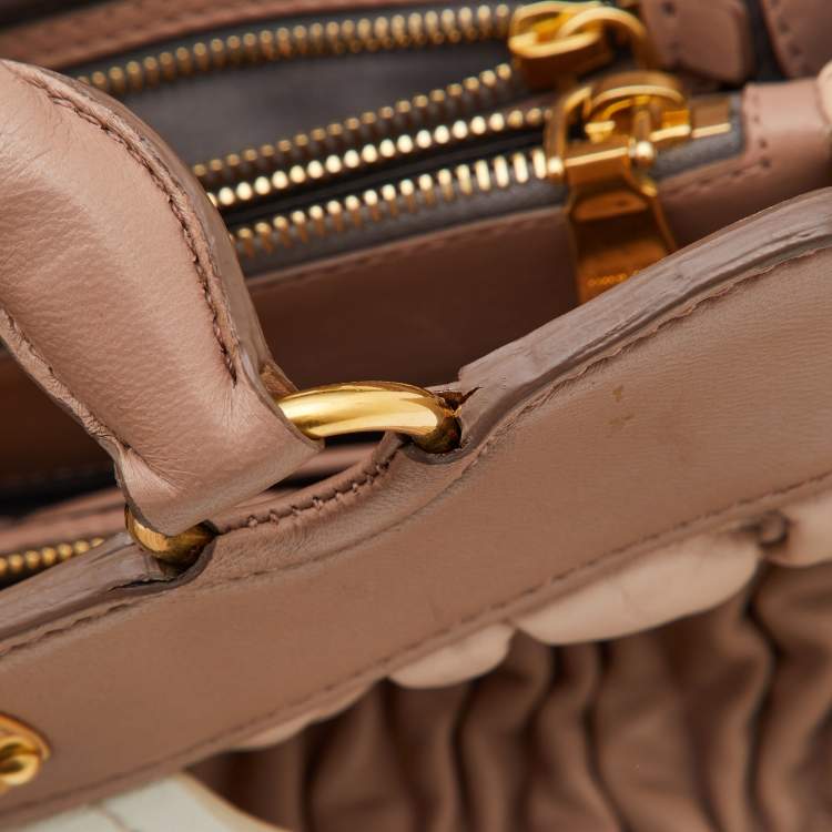 Pre Owned Miu Miu Two Tone Beige/White Matelasse Leather Turnlock Hobo