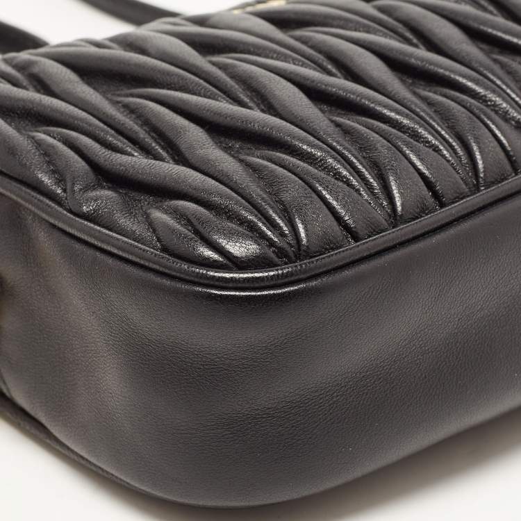 Pre Owned Miu Miu Black Matelassé Leather Double Zip Pouch
