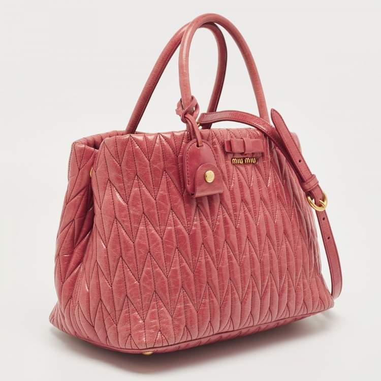 Pre Owned Miu Miu Light Red Matelassé Shine Leather Tote