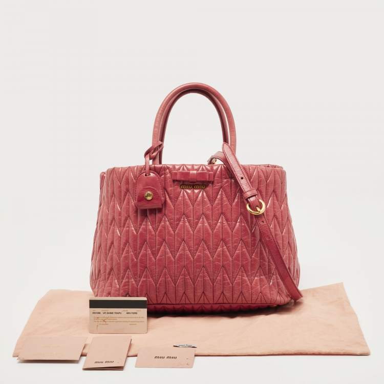 Pre Owned Miu Miu Light Red Matelassé Shine Leather Tote
