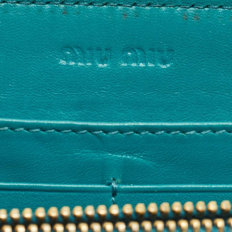 Pre Owned Miu Miu Green Croc Embossed Leather Zip Around Wallet
