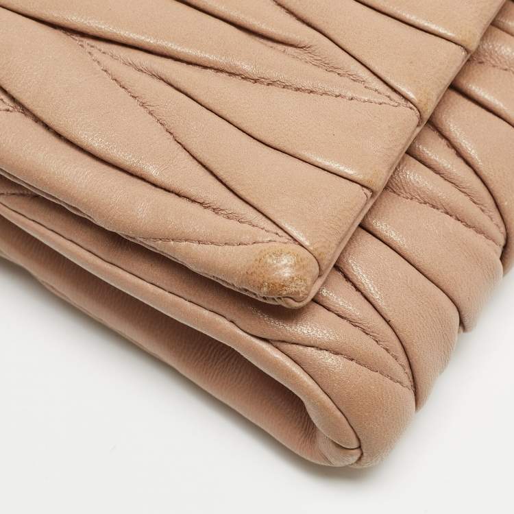 Pre Owned Miu Miu Beige Matelassé Leather Crossbody Bag
