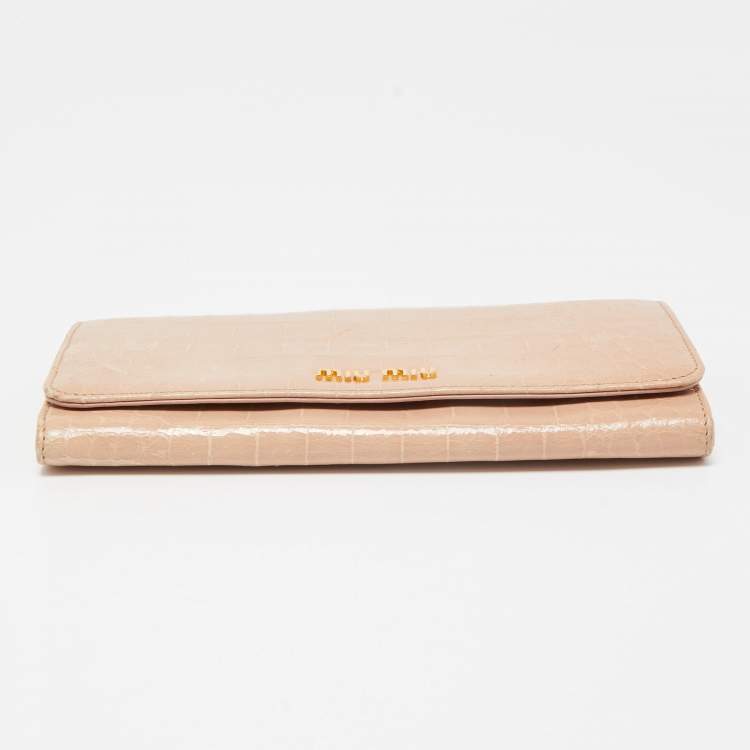 Pre Owned Miu Miu Beige Croc Embossed Leather Continental Wallet