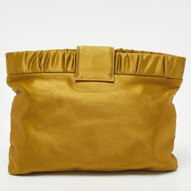 مملوكة مسبقًا Miu Miu Olive Green Pleated Satin Clutch