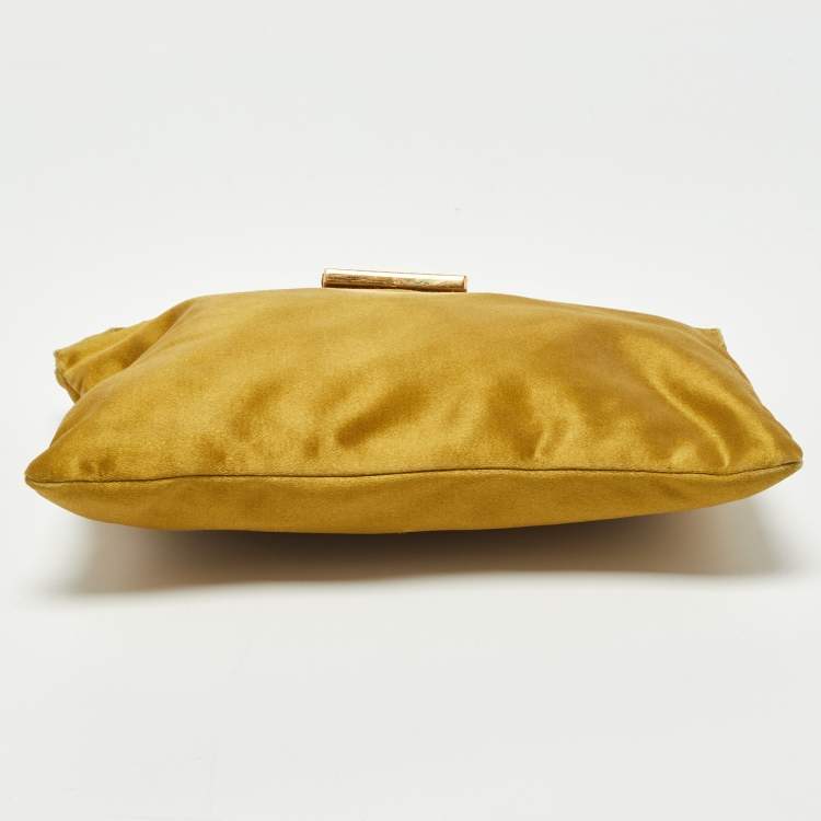 مملوكة مسبقًا Miu Miu Olive Green Pleated Satin Clutch
