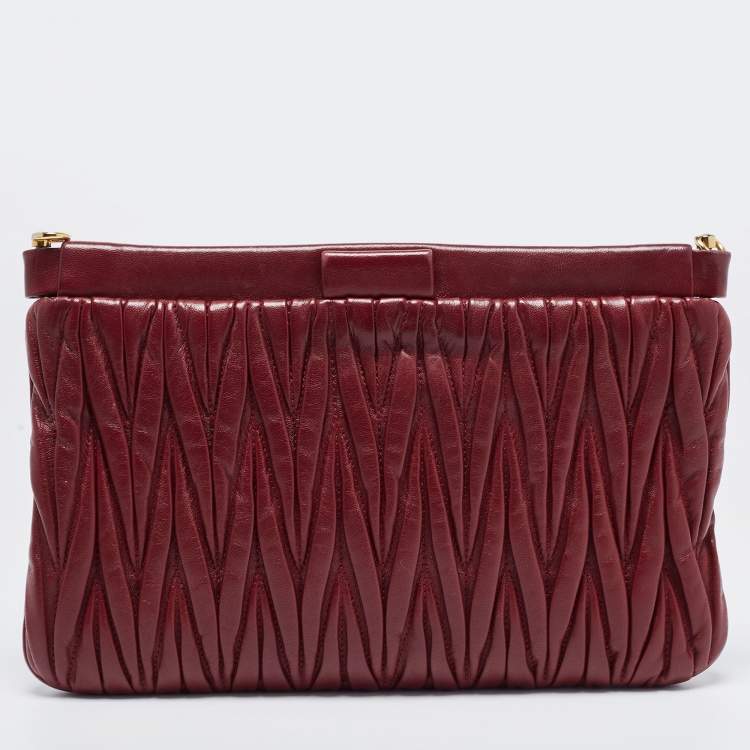 Pre Owned Miu Miu Red Matelassé Leather Frame Chain Clutch 