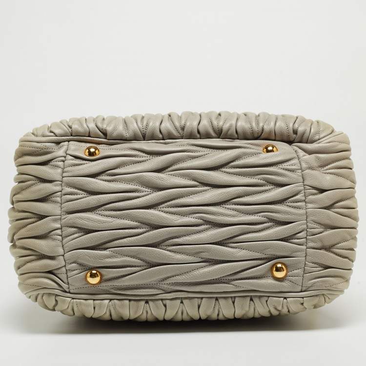 Pre Owned Miu Miu Grey Matelassé Leather Double Zip Satchel