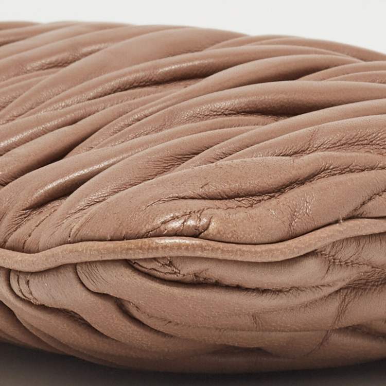 Pre Owned Miu Miu Beige Matelasse Leather Frame Clutch