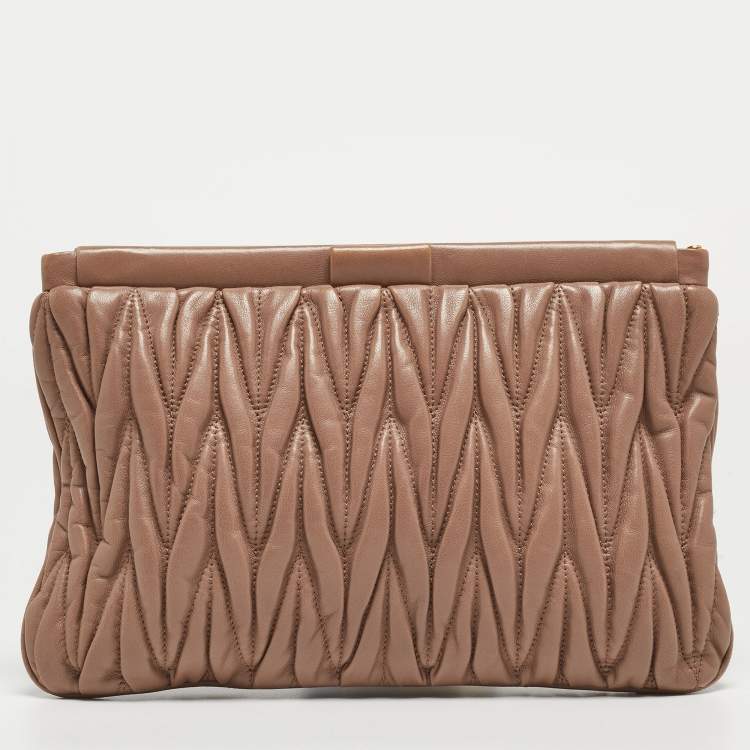 Pre Owned Miu Miu Beige Matelasse Leather Frame Clutch