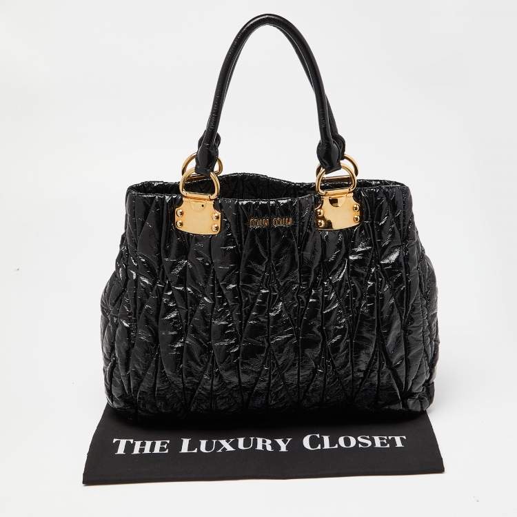 Pre Owned Miu Miu Black Matelassé Patent Leather Tote