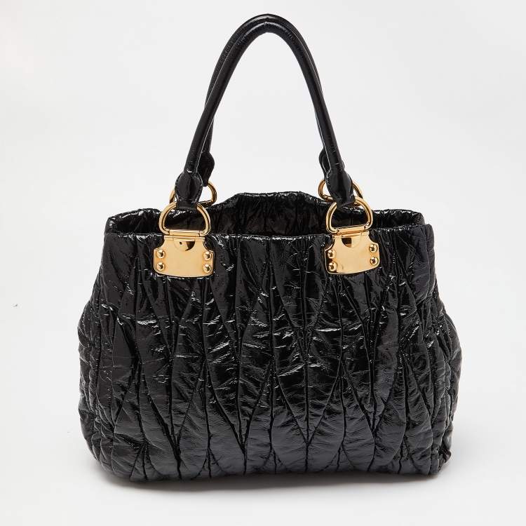 Pre Owned Miu Miu Black Matelassé Patent Leather Tote