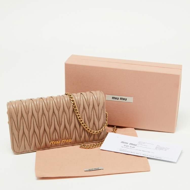Pre Owned Miu Miu Pink Matelasse Leather Flap Chain Clutch