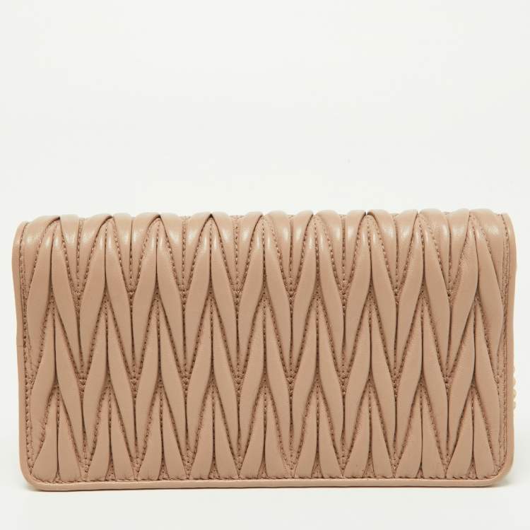 Pre Owned Miu Miu Pink Matelasse Leather Flap Chain Clutch