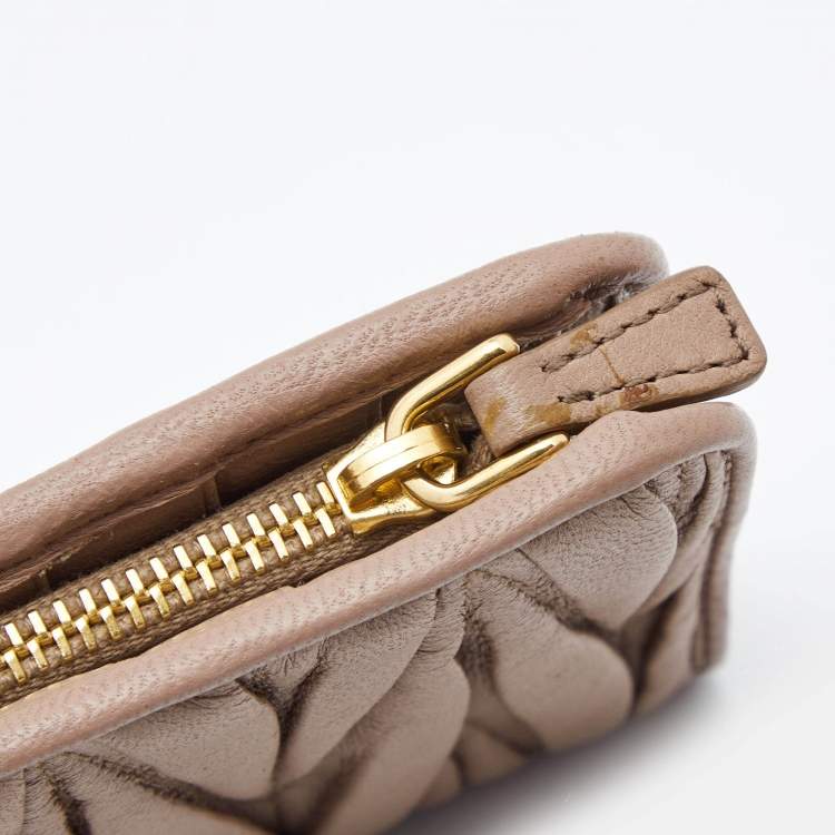 Pre Owned Miu Miu Beige Matelassé Leather Key Lock Continental Wallet
