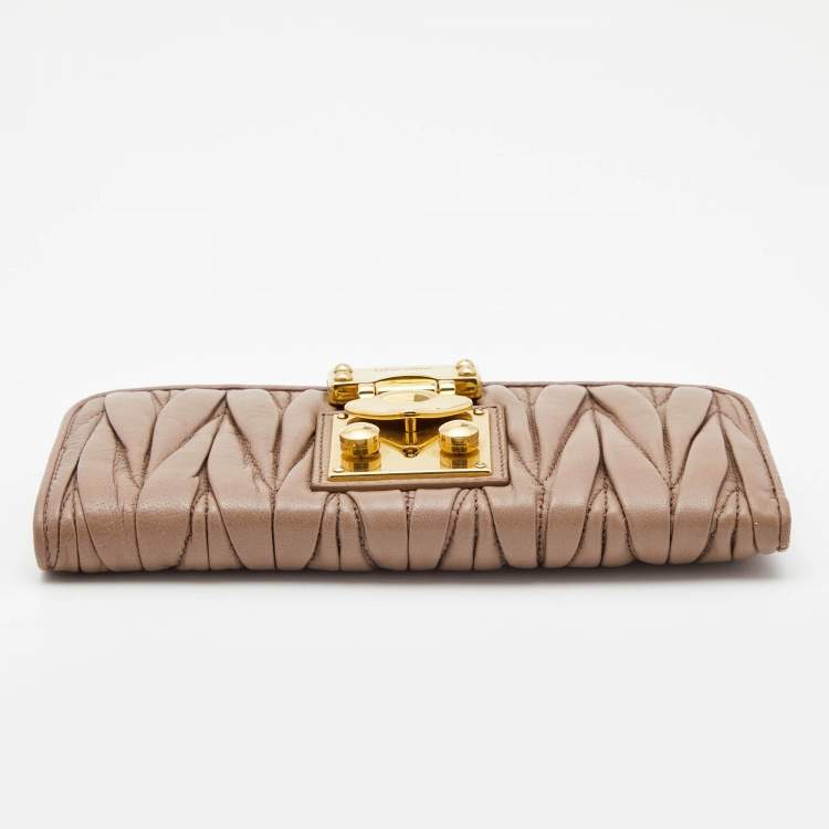 Pre Owned Miu Miu Beige Matelassé Leather Key Lock Continental Wallet