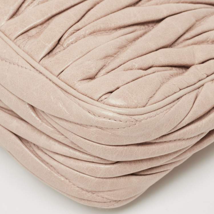 Pre Owned Miu Miu Dusty Pink Matelasse Leather Zip Baguette Bag