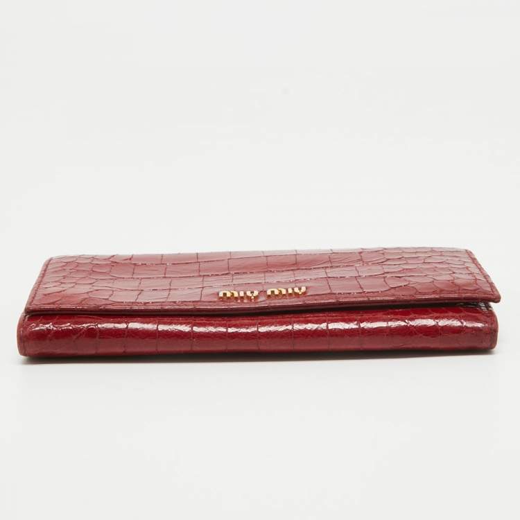 Pre Owned Miu Miu Red Croc Embossed Patent Leather Flap Continental Wallet