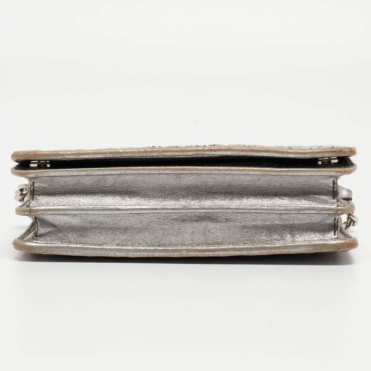 Pre Owned Miu Miu Grey Matelassé Leather Chain Crossbody Bag