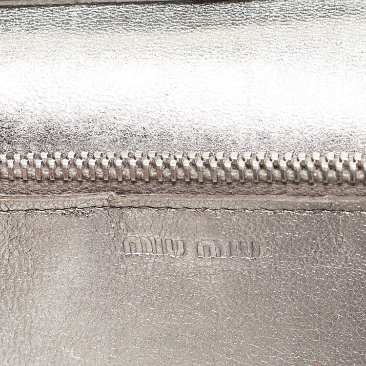 Pre Owned Miu Miu Grey Matelassé Leather Chain Crossbody Bag