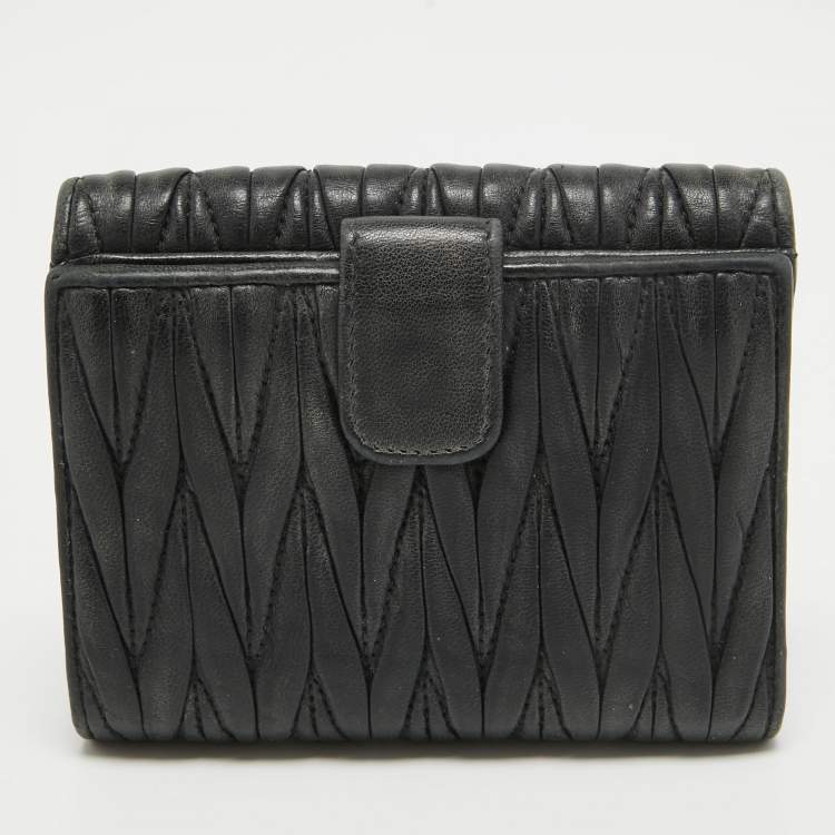 Pre Owned Miu Miu Black Matelasse Leather Flap Compact Wallet