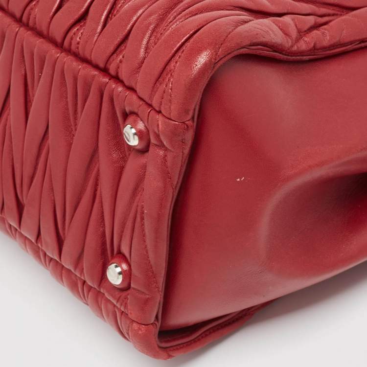 Pre Owned Miu Miu Red Matelasse Leather Top Zip Tote