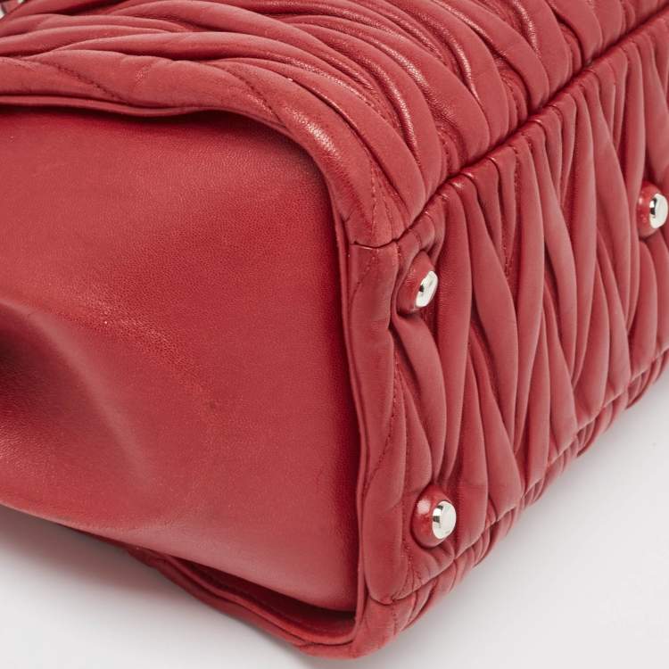 Pre Owned Miu Miu Red Matelasse Leather Top Zip Tote