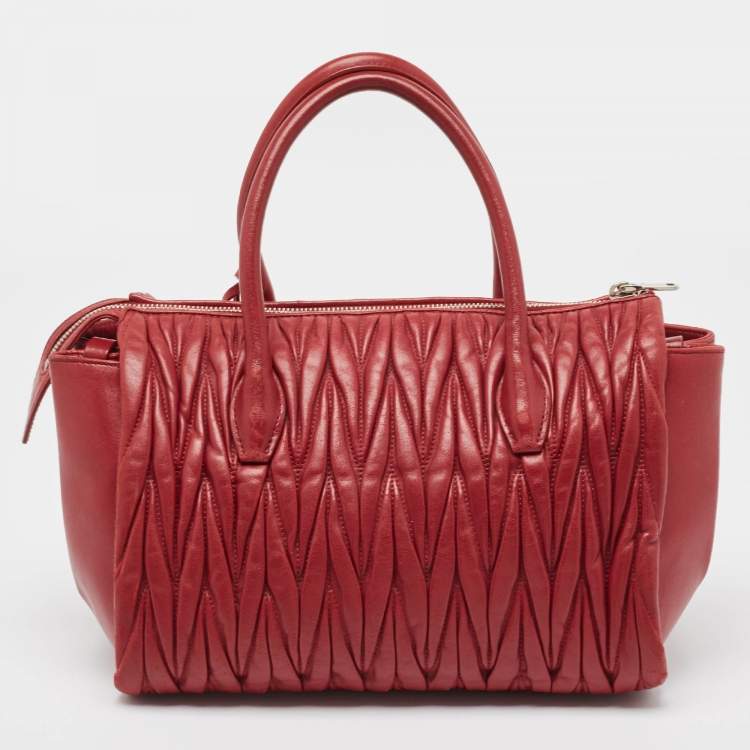 Pre Owned Miu Miu Red Matelasse Leather Top Zip Tote