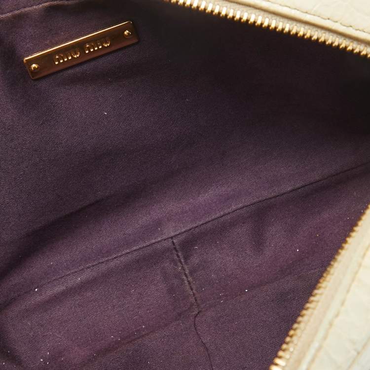 Pre Owned Miu Miu Off White Croc Embossed Patent Leather Camera Crossbody Bag