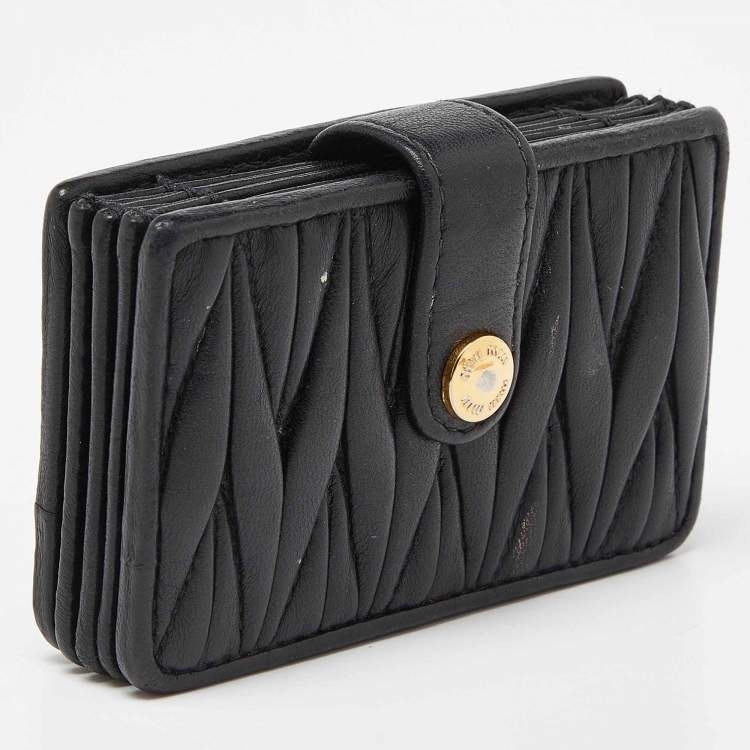 Pre Owned Miu Miu Black Matelassé Leather Card Case