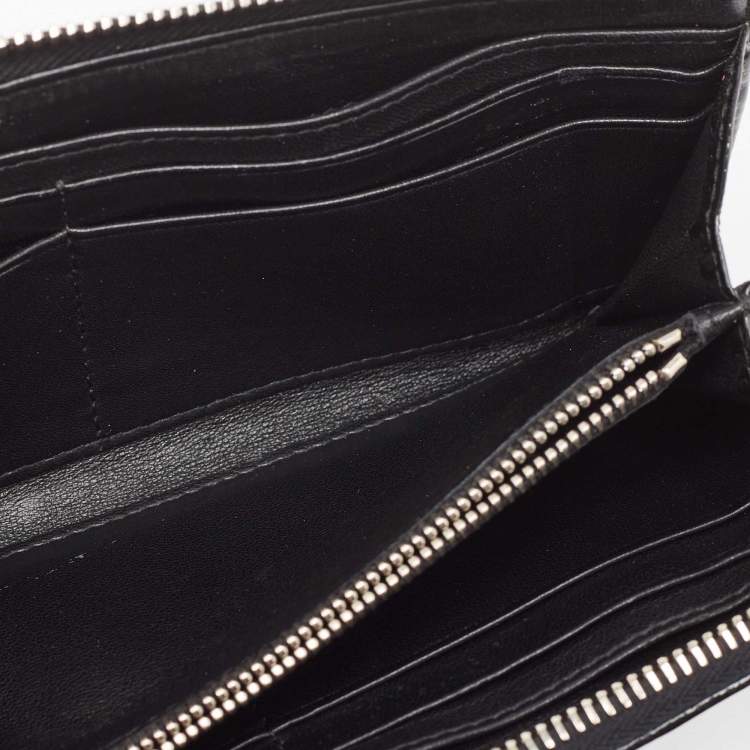 Pre Owned Miu Miu Green Patent Leather Bow Zip Continental Wallet