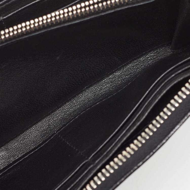Pre Owned Miu Miu Green Patent Leather Bow Zip Continental Wallet