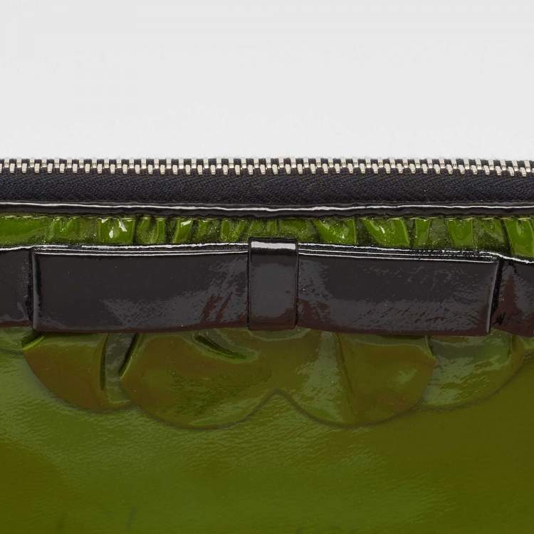 Pre Owned Miu Miu Green Patent Leather Bow Zip Continental Wallet