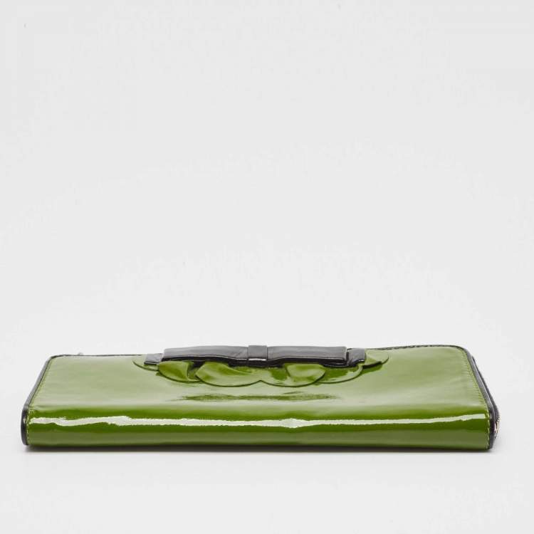 Pre Owned Miu Miu Green Patent Leather Bow Zip Continental Wallet