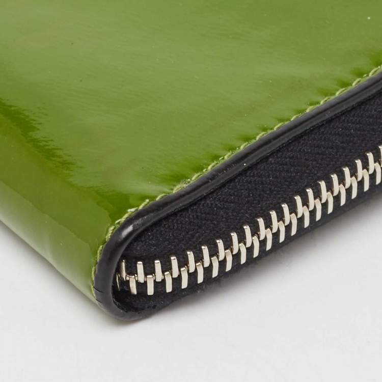 Pre Owned Miu Miu Green Patent Leather Bow Zip Continental Wallet