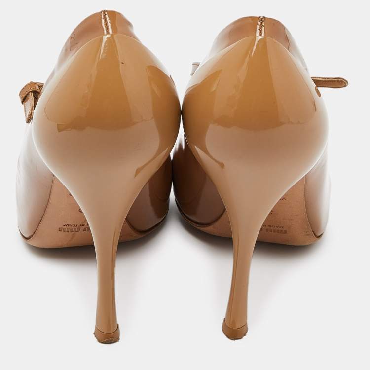 Pre Owned Miu Miu Beige Patent Leather Mary Jane Pumps Size 39