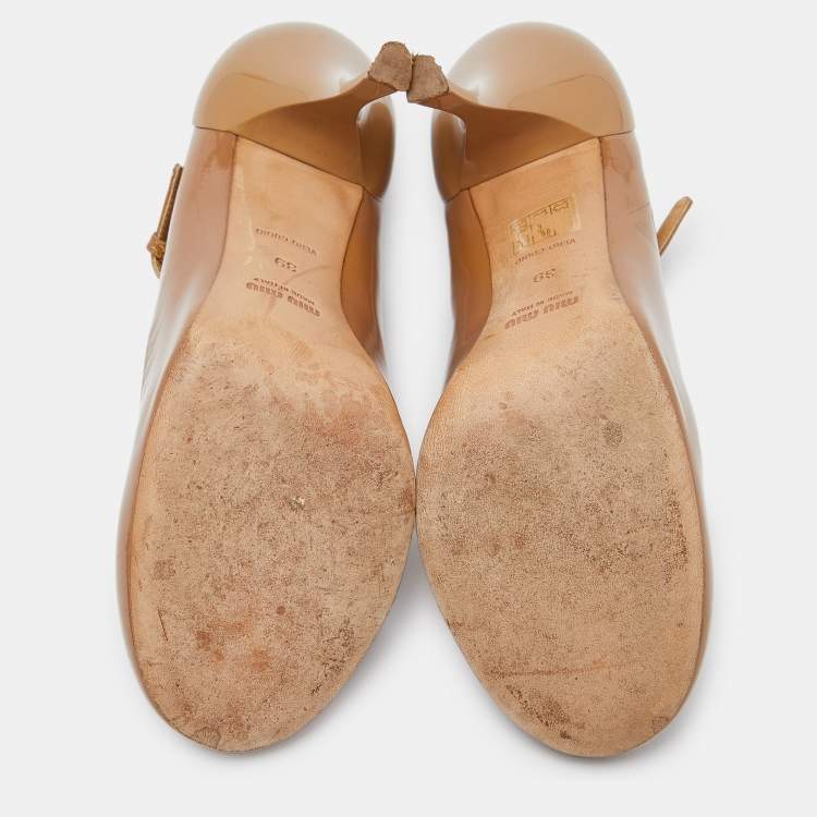 Pre Owned Miu Miu Beige Patent Leather Mary Jane Pumps Size 39