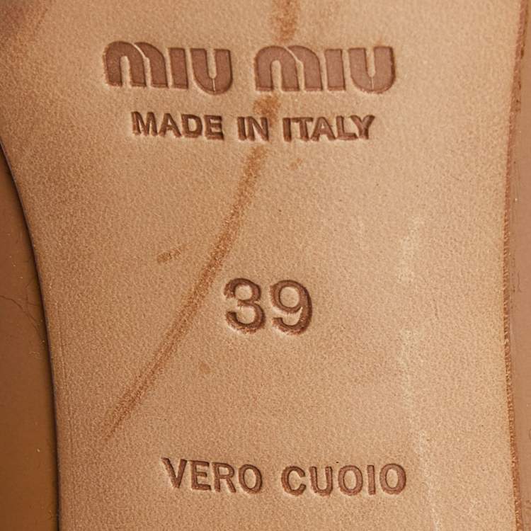 Pre Owned Miu Miu Beige Patent Leather Mary Jane Pumps Size 39