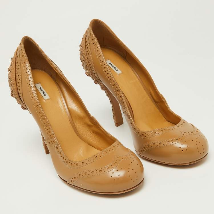 Pre Owned Miu Miu Beige Brogue Patent Leather Crystal Embellished Round Toe Pumps Size 38