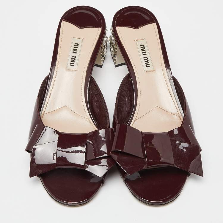 Pre Owned Miu Miu Burgundy Patent Leather Crystal Embellished Block Heel Slide Sandals Size 39.5