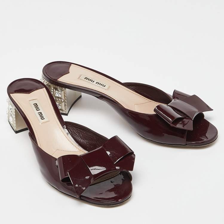 Pre Owned Miu Miu Burgundy Patent Leather Crystal Embellished Block Heel Slide Sandals Size 39.5