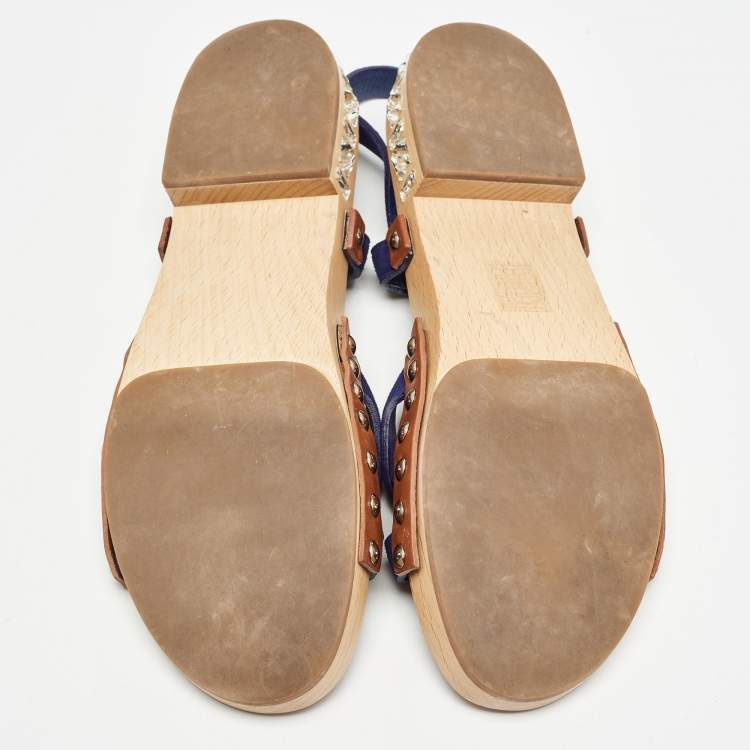 مملوكة مسبقًا Miu Miu Blue Suede Crystal Embellished Strappy Flat Sandals Size 40
